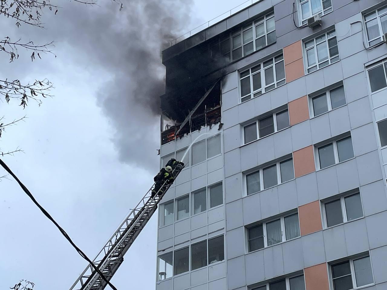 Пожар в центре Ярославля на улице Некрасова: фото, видео, что случилось -  27 октября 2023 - 76.ру