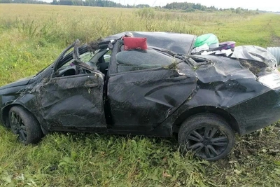 Отец уснул за рулем: семья с детьми разбилась под Тюменью