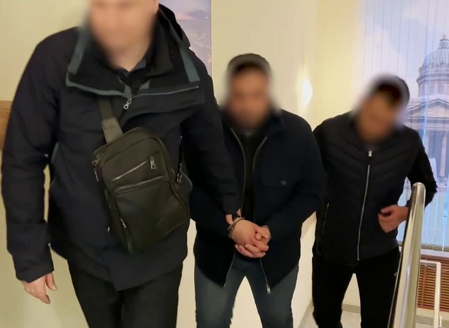 В Петербурге задержан подозреваемый по делу о гибели людей при падении автобуса в реку | ya62.ru