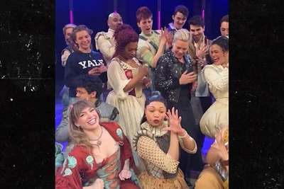 Пинк и муж Кэри Харт взяли детей на Бродвей