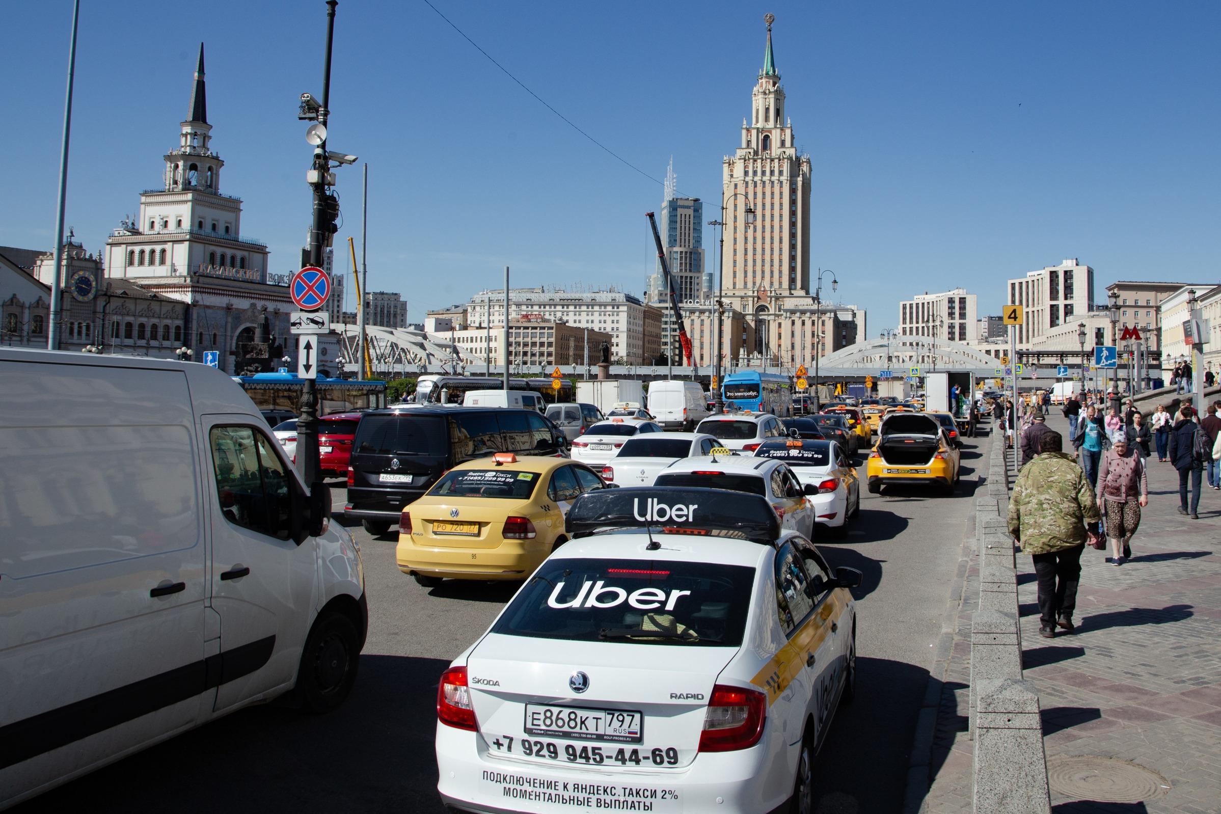 Таксисты рассказали, сколько зарабатывают после повышения цен на поездки:  проблемы водителей такси в Москве - 14 августа 2023 - МСК1.ру