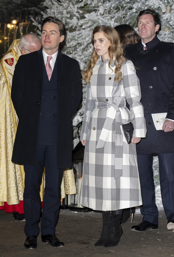 «Потерянные» любимицы Елизаветы II: принцессы Беатрис и Евгения посетили службу Кейт Миддлтон