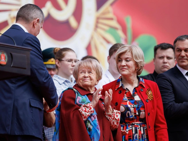 На аксессуаре присутствует надпись «Волгоград — город сирени» | Источник: Алексей Волхонский / V1.RU