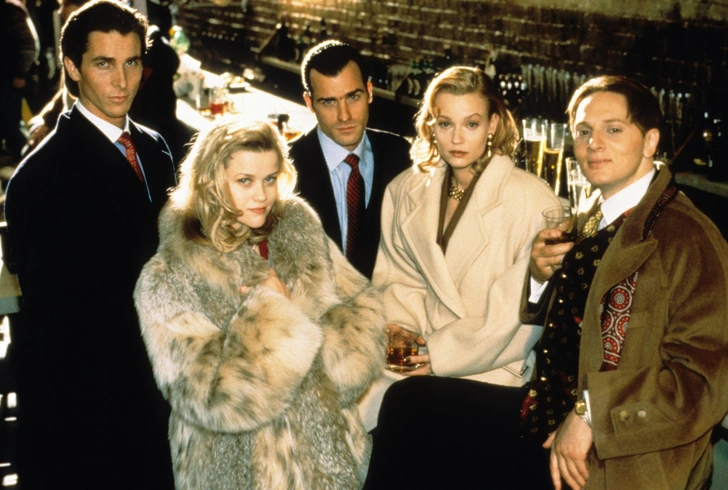 Кристиан Бейл, Риз Уизерспун, Джастин Теру, Саманта Матис и Мэтт Росс на съемках «Американского психопата», 2000 год | Источник: Edward R Pressman film / Lions Gate films / Muse productions