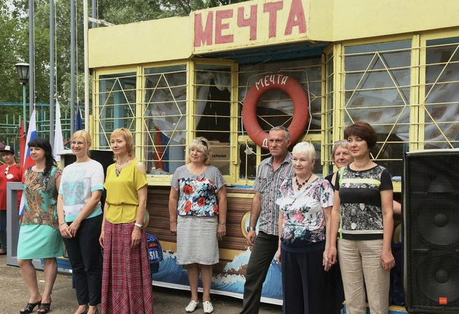 Еще недавно московские управленцы торжественно открывали детские смены