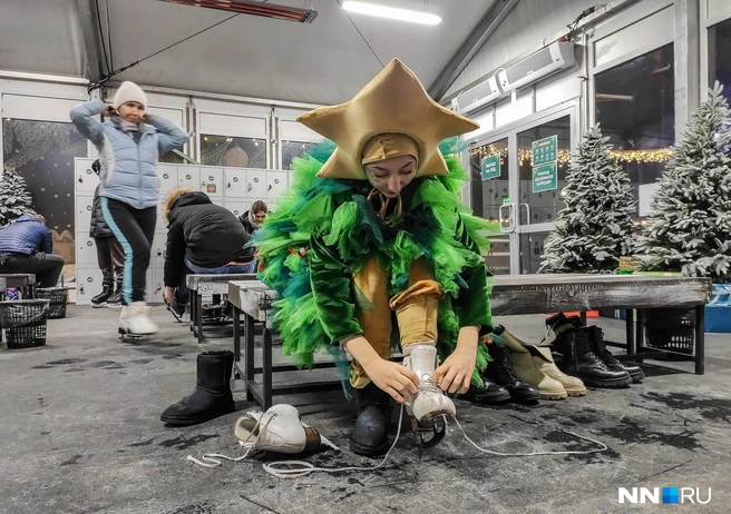 Когда-нибудь встречали елочку на коньках? | Источник: Наталья Бурухина / NN.RU