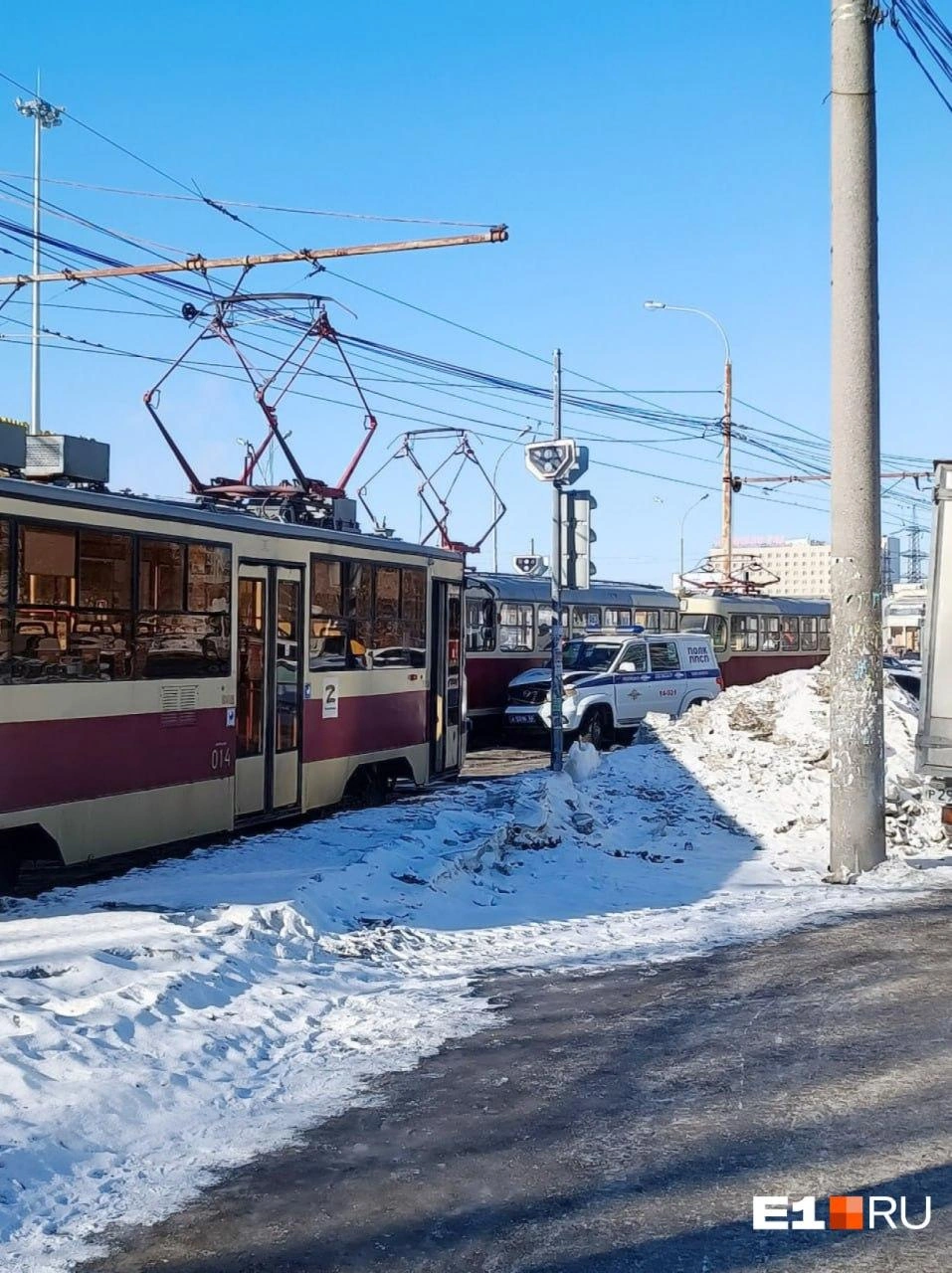 Екатеринбуржец прописал у себя больше трех с половиной тысяч мигрантов - 13  марта 2024 - Е1.ру