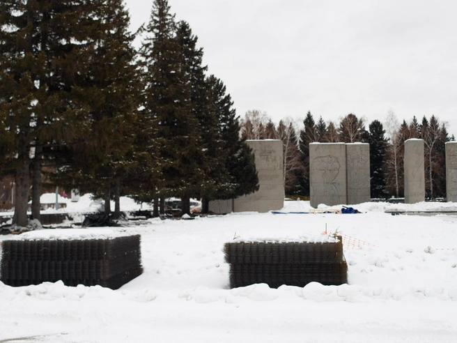 На основной площадке Монумента планируют уложить мозаичное покрытие из более чем 600 новых плит. | Источник: Андрей Бортко / NGS.RU