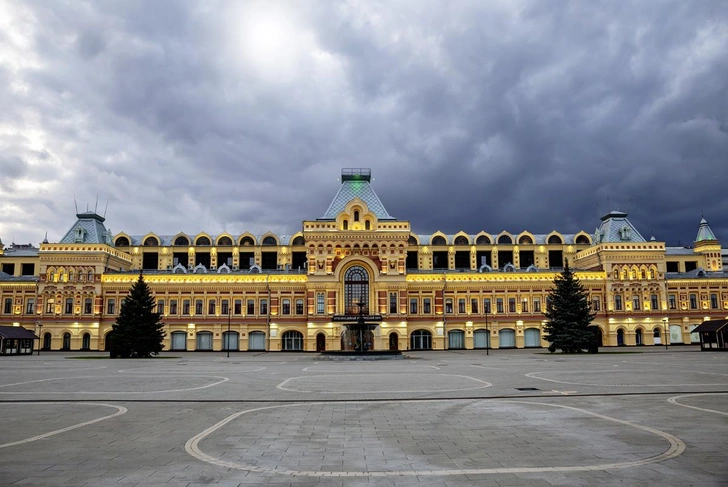 Главным архитектором, по проектам которого создавались основные сооружения Нижегородской ярмарки, был Огюст Монферран | Источник: Yulia Babkina / iStock