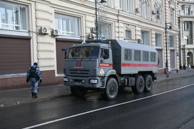 Ночной рейд на Семёновской: задержания в баре Владивостока
