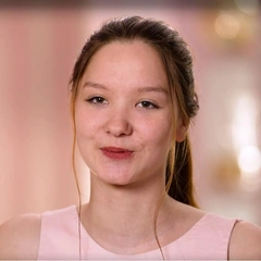 Сестра-близнец, беременность после 9-го класса: как сейчас живет Анфиса из Ленинградской области из шоу «Мама в 16»