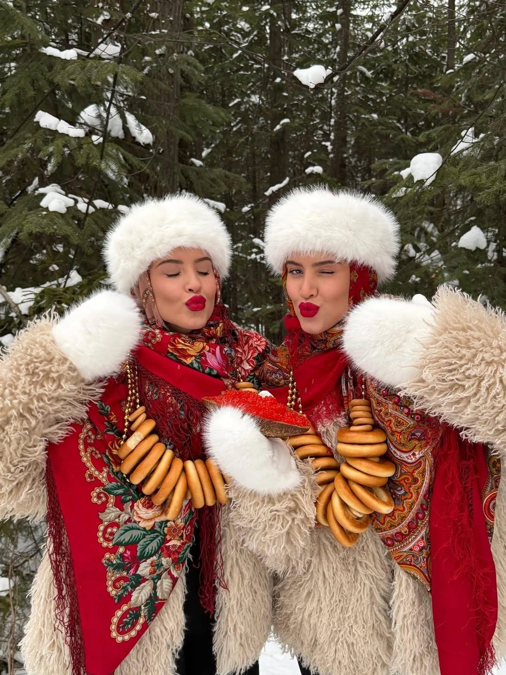 Красотки, правда? | Источник: twins_zyanters / Instagram.com*