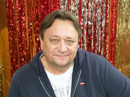 Два развода, жена на 30 лет младше, отцовство в 58. Голос Альфа и звезда Малого театра Александр Клюквин