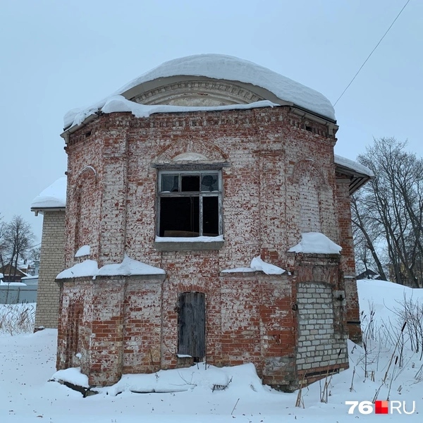 Кирпичная кладка стен покрылась трещинами