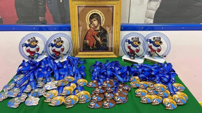 По словам духовника сборной региона, хоккей с мячом находится в Свердловской области на подъеме | Источник: Академия «Уральский Трубник» 