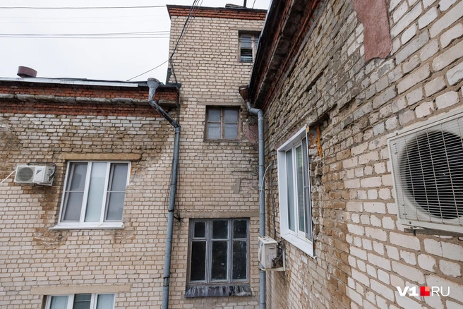 В какой момент стена просто развалится — не знает никто | Источник: Алексей Волхонский / V1.RU