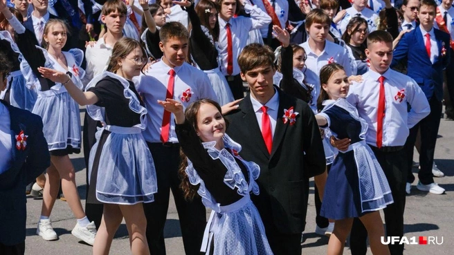 Последний звонок в Уфе | Источник: Булат Салихов / UFA1.RU