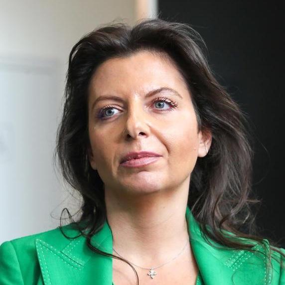 Маргарита Симоньян лишилась волос после химиотерапии: «Следующие выпуски буду записывать в парике. Но он тоже красивый»