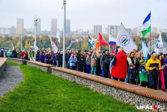 На месте также присутствовали представители и других организаций