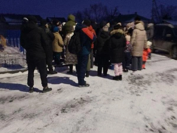 Встреча стартовала в 17:00. | Источник: читатель 74.RU