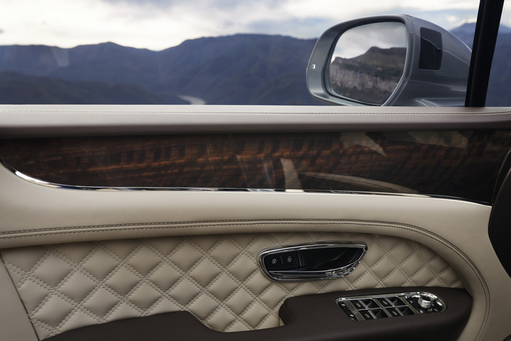 Комфорт, инновации, стиль: новый внедорожник Bentley Bentayga