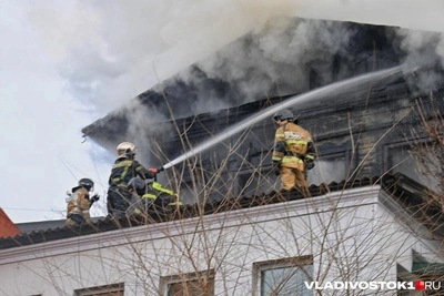 11 жильцов лишились квартир из-за пожара во Владивостоке