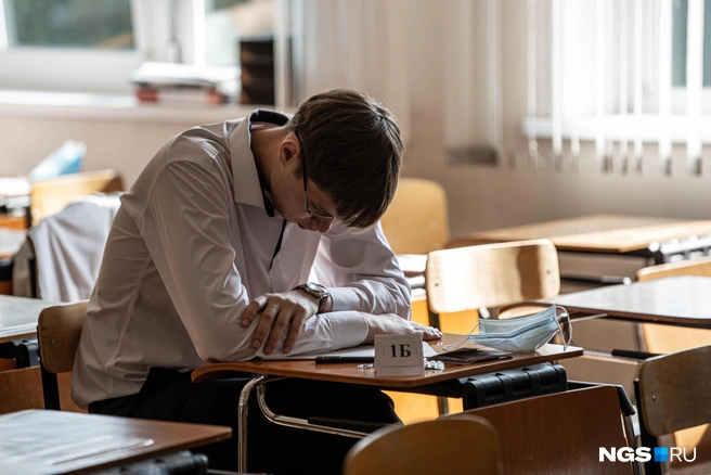 «Не сдашь — пойдешь побираться»: какие фразы ломают детей перед экзаменами и как поддержать ребенка