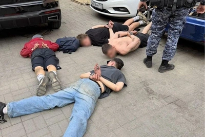 Пьяная забава со стрельбой во дворе Петербурга