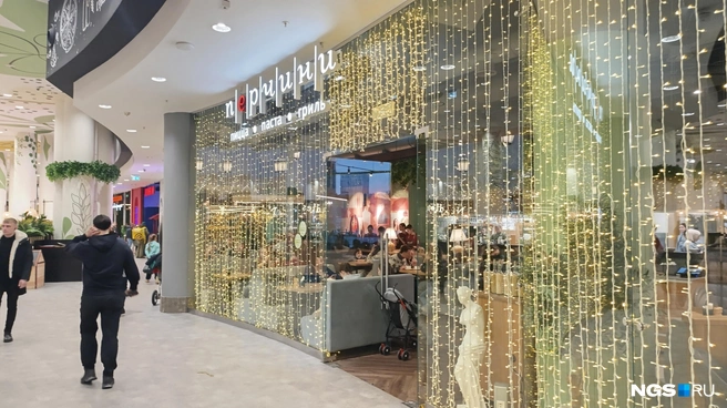 В зоне фуд-корта в «Ауре» уже работают «Перчини» и Il Patio | Источник: Стас Соколов / NGS.RU