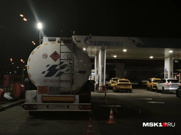 От бензовоза пахло нефтепродуктами | Источник: Михаил Мечев / MSK1.RU