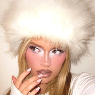 Зеркальная глазурь для губ — секретный лайфхак, как сделать фото в голливудском стиле