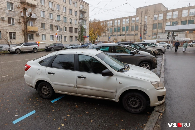 Чтобы не попасть на штраф, нужно внимательно следить за знаками. Они есть | Источник: Алексей Волхонский / V1.RU
