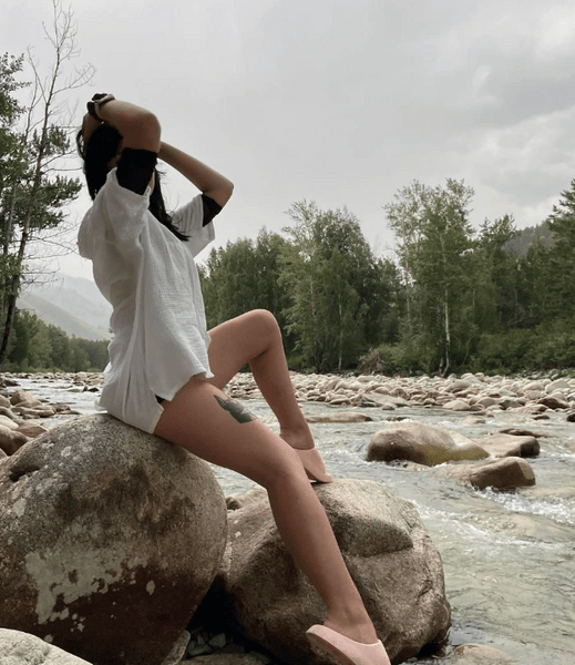«Сына заразила, когда кормила грудью, дочь — когда была беременной»: Лариса долго не знала, что больна ВИЧ