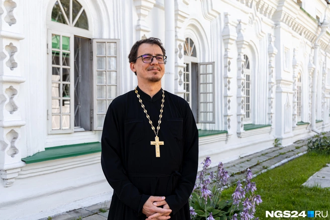 Отец Сергий — один из священников Покровского кафедрального собора | Источник: Мария Ленц / NGS24.RU