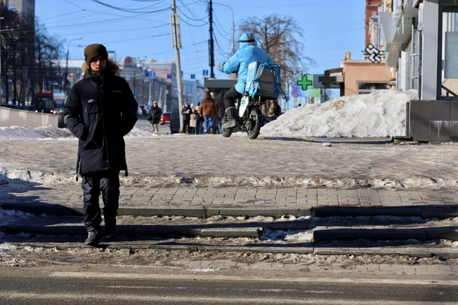 Толщина снежного покрова на проспекте Ленина&nbsp;— сантиметров 10, не меньше | Источник: Наталья Лапцевич