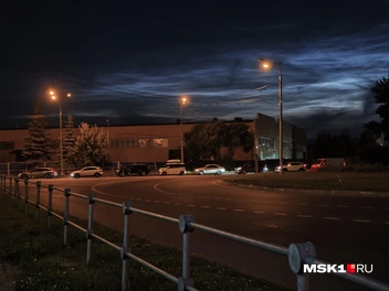 Толпа машин заходит на большое кольцо | Источник: Михаил Мечев / MSK1.RU