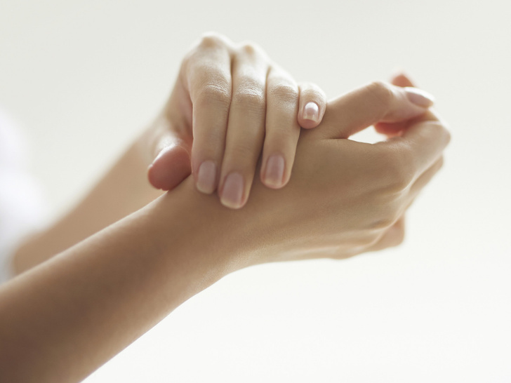 7 советов, как быстро восстановить ногти и кожу рук после зимы