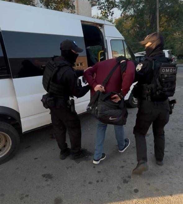 В Ростове задержали чиновника из-за капитального ремонта 13-ти квартир на Комарова