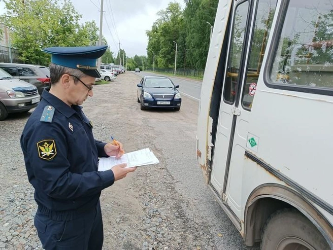Стоимость автобуса оценили в 600 тысяч рублей | Источник: УФССП России по Томской области