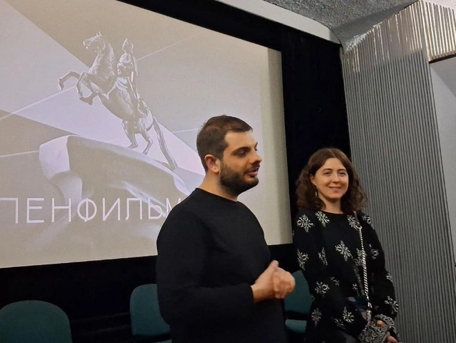 На фото: продюсер Жан Просянов и режиссёр Евгения Лёушкина. | Источник: Анна Мотовилова/«Фонтанка.ру»
