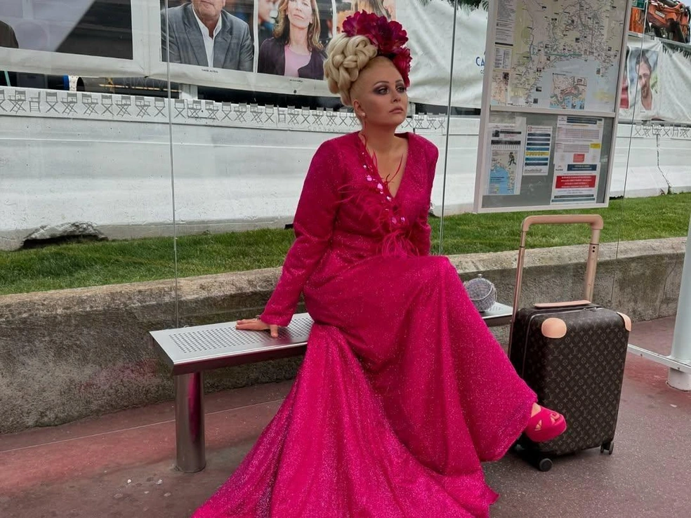Лена Ленина опоздала на 78-й Каннский кинофестиваль | Источник: lenaleninaofficial / Instagram* (деятельность соцсети запрещена на территории РФ)