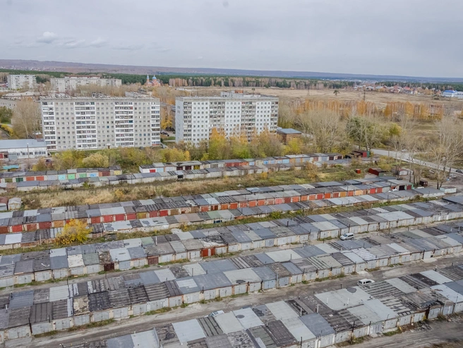 Участок, проданный на торгах, расположен недалеко от улиц Березовая и Одоевского | Источник: Анна Золотова / NGS.RU