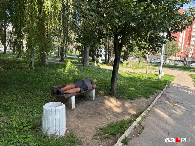 Иногда большое количество лавочек — это все-таки минус. Хотя для кого как | Источник: Ксения Бирюкова / 63.RU