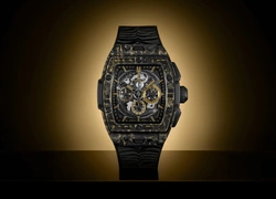 Hublot посвятили новые часы Spirit of Big Bang Carbon Gold Tiger году тигра