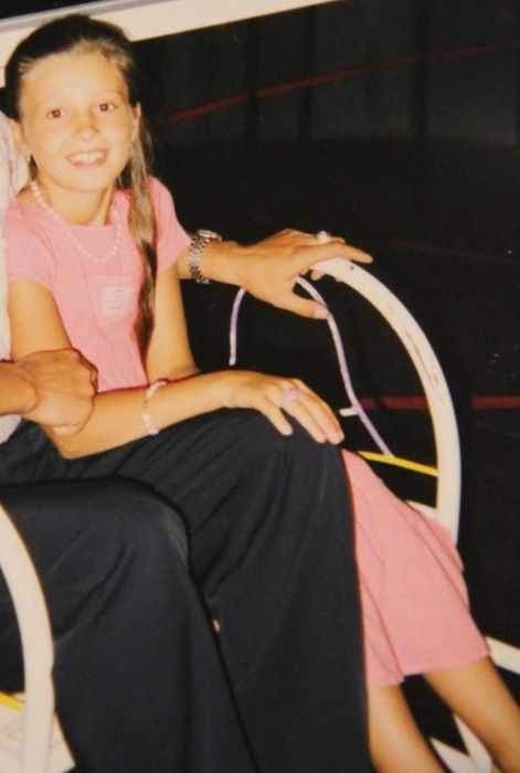 Маленькая Женя мечтала стать актрисой | Источник: YA_KRIVTSOVA / t.me