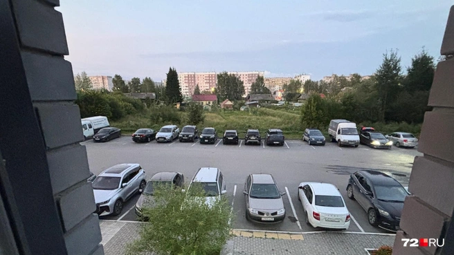 В Тобольске, как и в Тюмени, многоэтажки зажимают в тиски остатки частного сектора | Источник: Анастасия Жердина / 72.RU