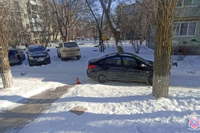 Ребёнок пострадал в ДТП, катаясь с горки в Волгограде