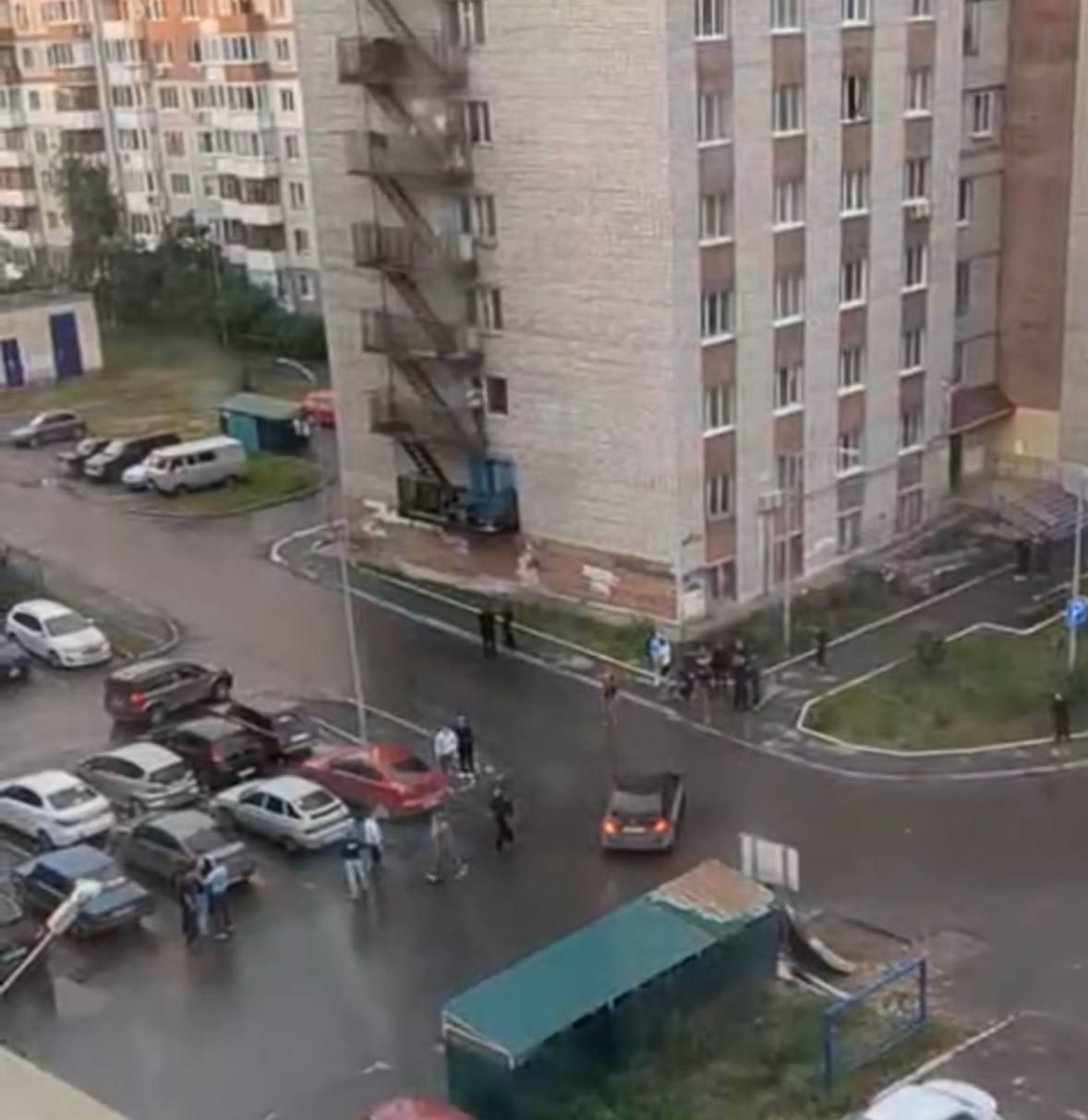 В Тюмени на Федюнинского произошла массовая потасовка — видео 