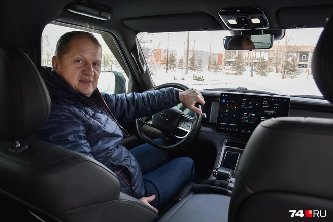 Олег уверен, что китайский автопром уже сейчас сопоставим по многим параметрам с мировым, а в чём-то задает тенденции | Источник: Артем Краснов