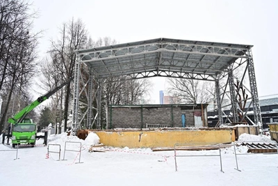 В Перми снесли сцену в парке Горького после суда